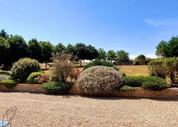 Le Domaine Des Roseraies- Flaubert By Interhome * Monfréville